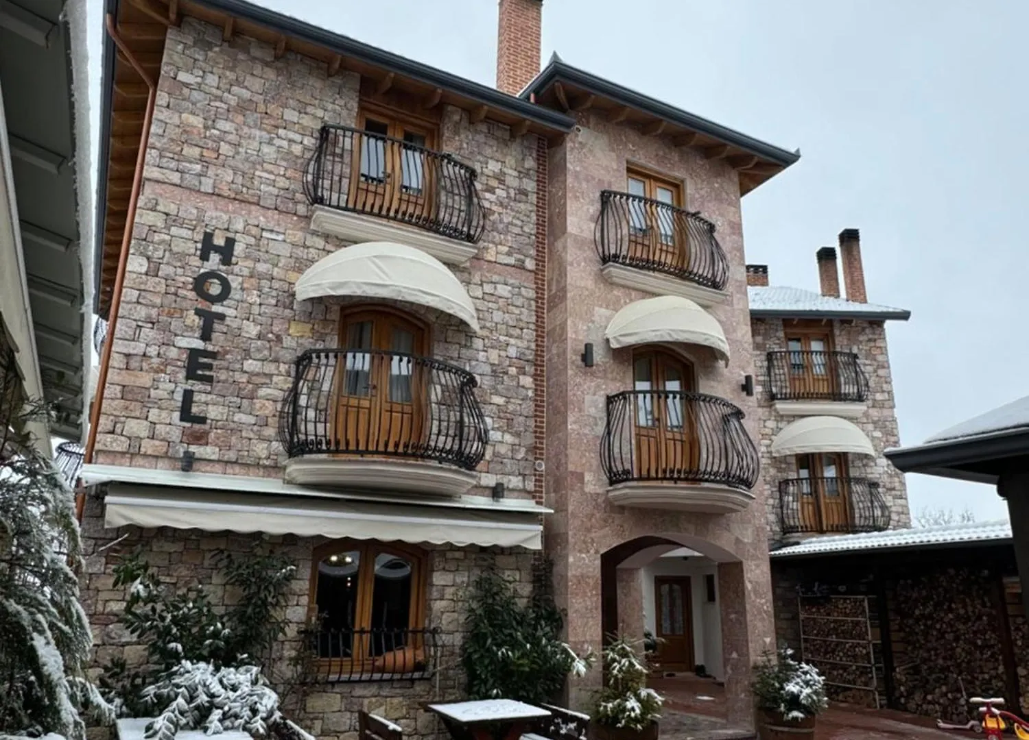 Hotel Ambassador Μοσχόπολη