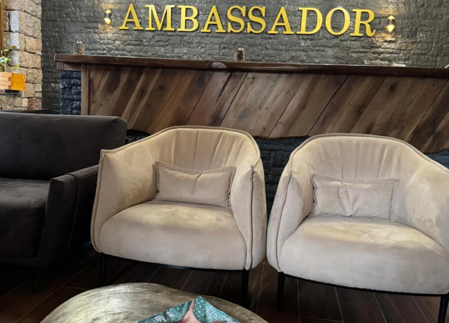 Hotel Ambassador Μοσχόπολη 4*,
